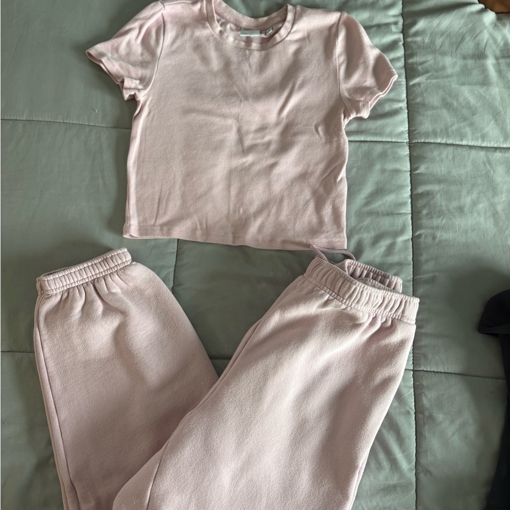 Aritzia Set Cupid Pink